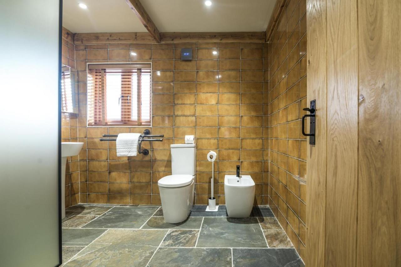 Lavender - Luxurious Barn Conversion - Blossom Farm Johnston Exterior photo