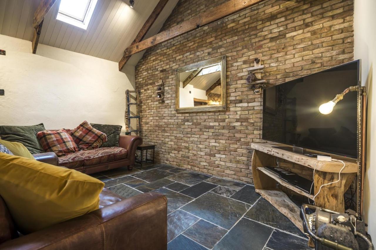 Lavender - Luxurious Barn Conversion - Blossom Farm Johnston Exterior photo