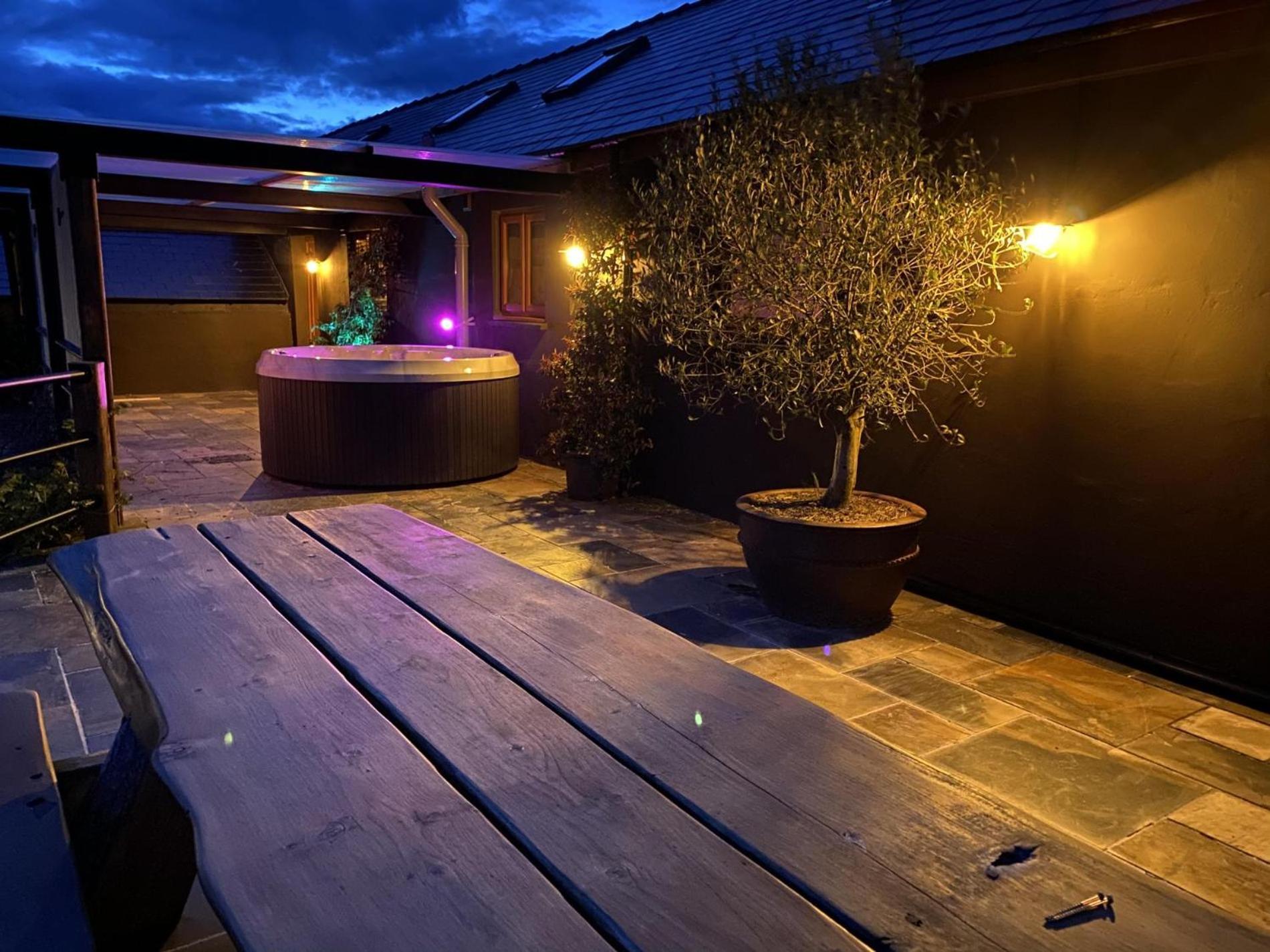 Lavender - Luxurious Barn Conversion - Blossom Farm Johnston Exterior photo